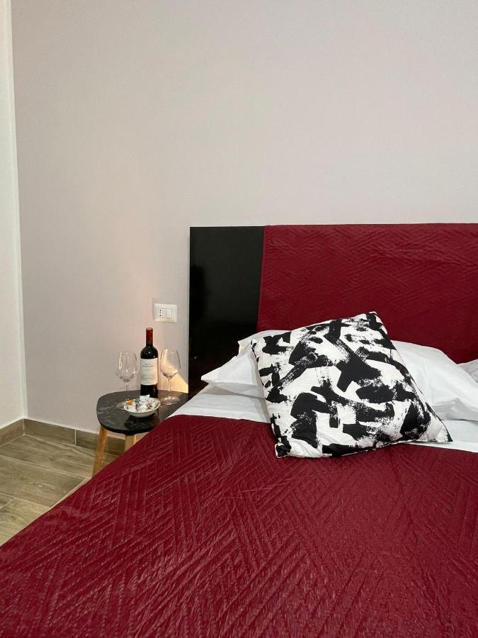 A Bone Guest House Catania Bagian luar foto
