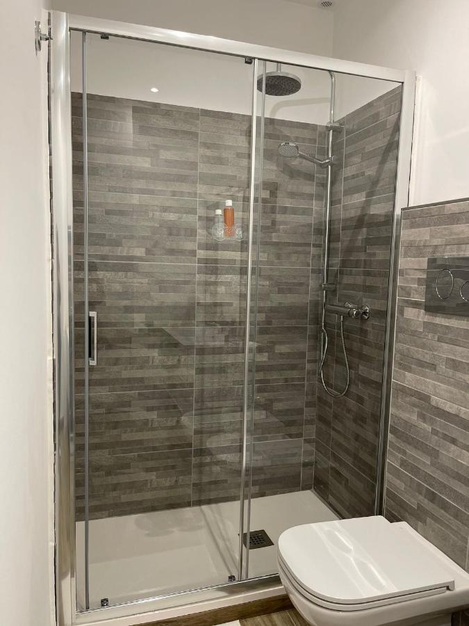 A Bone Guest House Catania Bagian luar foto