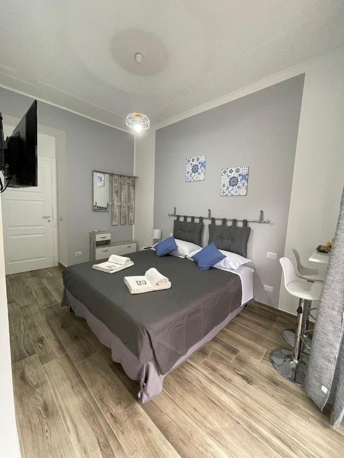A Bone Guest House Catania Bagian luar foto