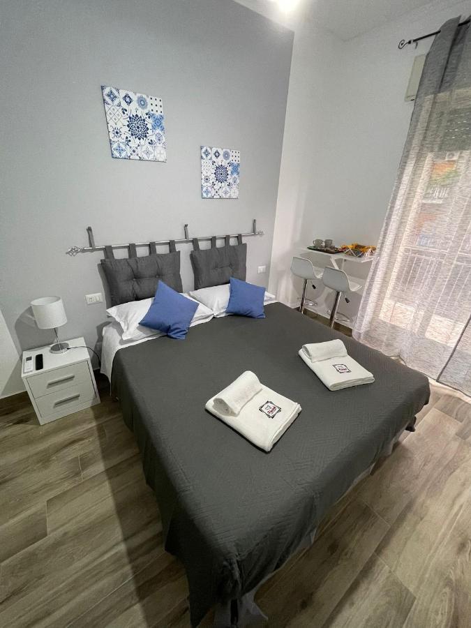 A Bone Guest House Catania Bagian luar foto