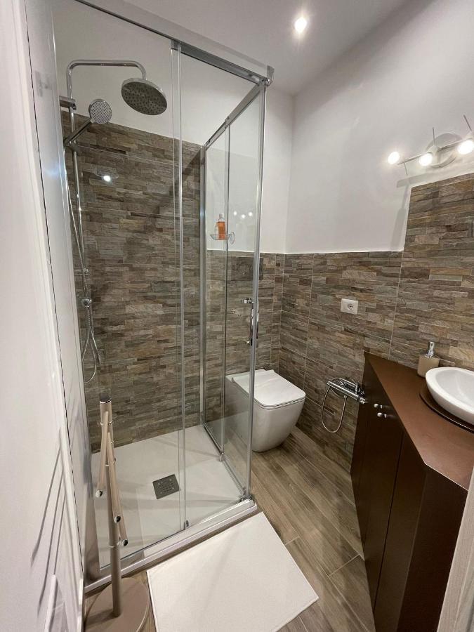 A Bone Guest House Catania Bagian luar foto