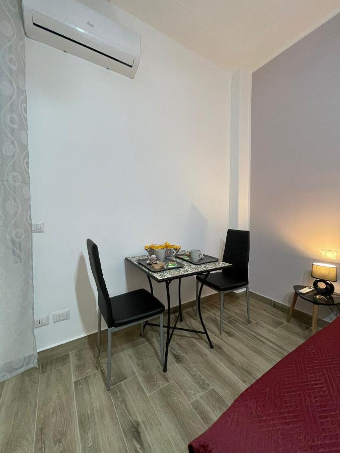 A Bone Guest House Catania Bagian luar foto