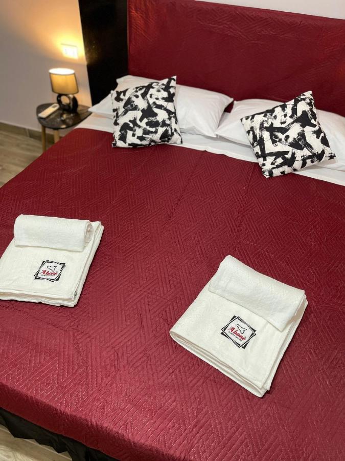 A Bone Guest House Catania Bagian luar foto