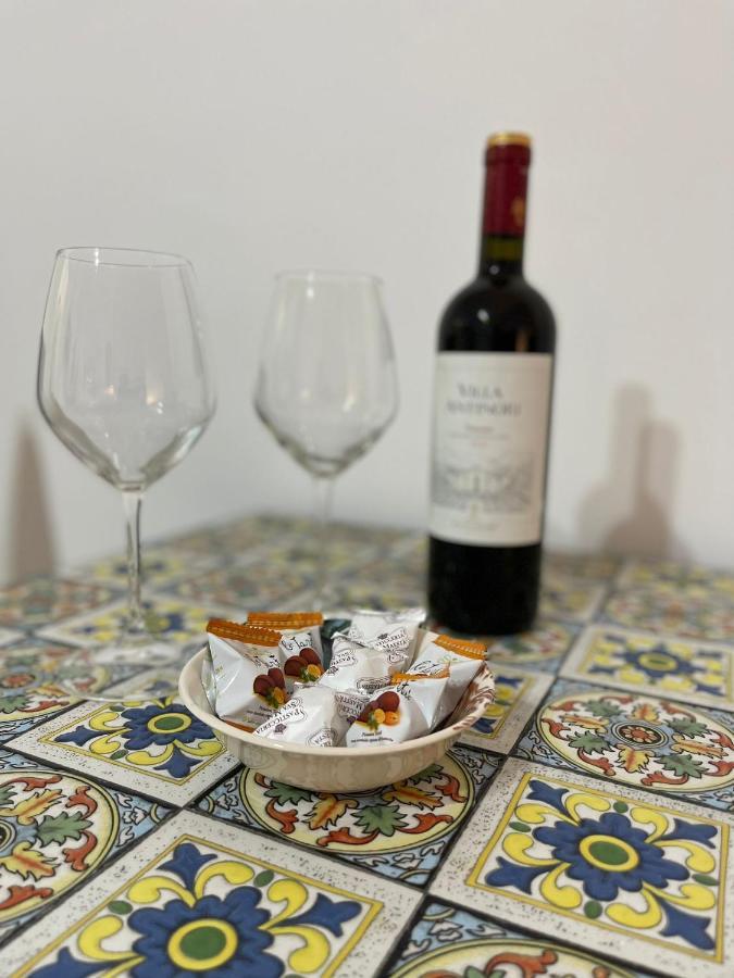 A Bone Guest House Catania Bagian luar foto