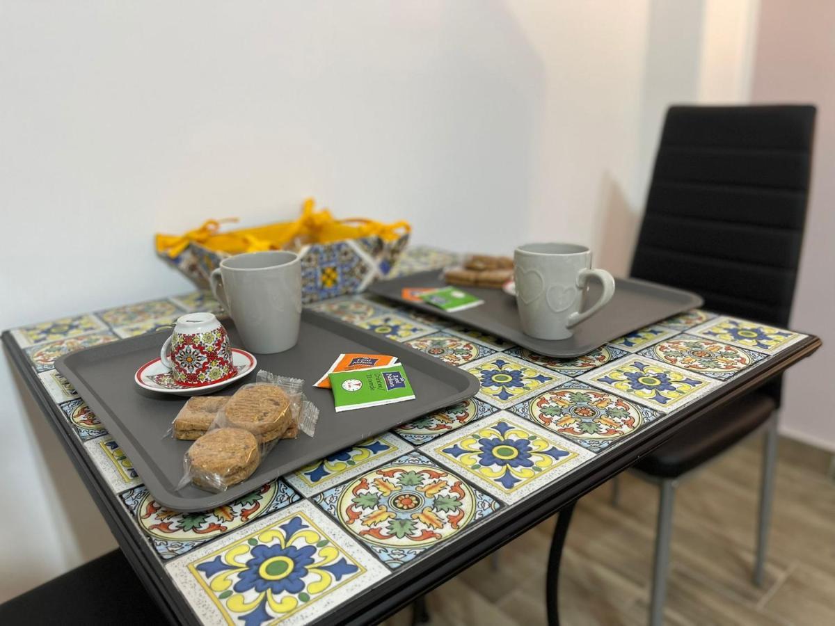 A Bone Guest House Catania Bagian luar foto