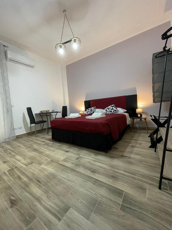 A Bone Guest House Catania Bagian luar foto